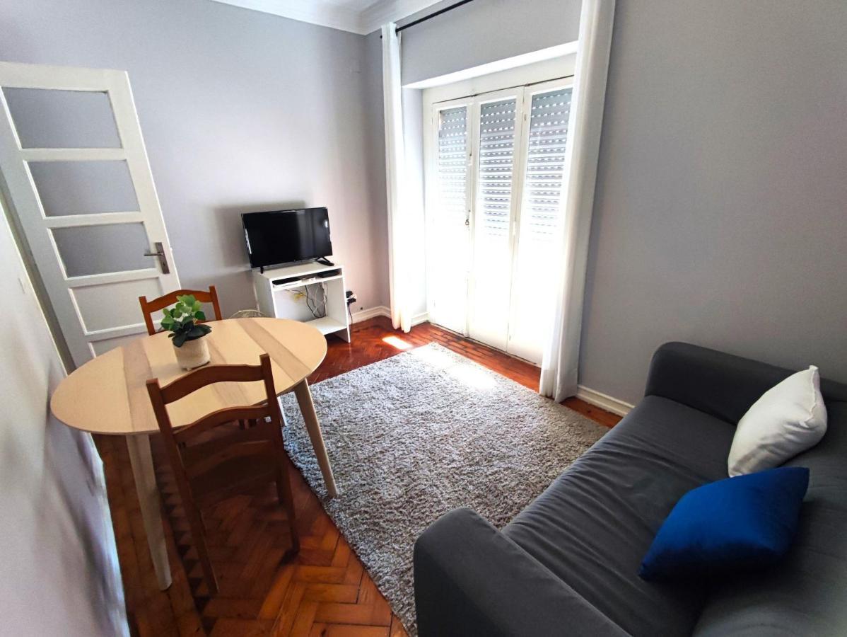Lisbon Traditional T2 With Balcony In Damaia, Lisbon Amadora Luaran gambar