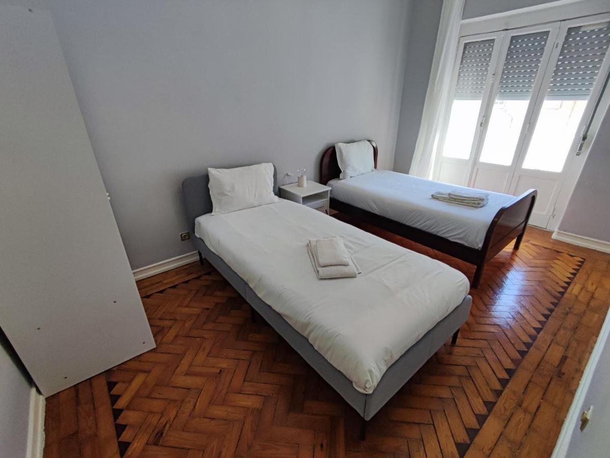 Lisbon Traditional T2 With Balcony In Damaia, Lisbon Amadora Luaran gambar