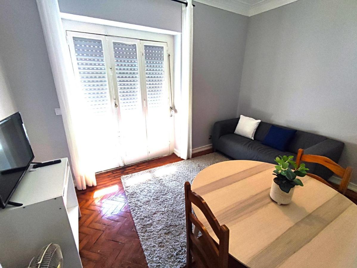 Lisbon Traditional T2 With Balcony In Damaia, Lisbon Amadora Luaran gambar