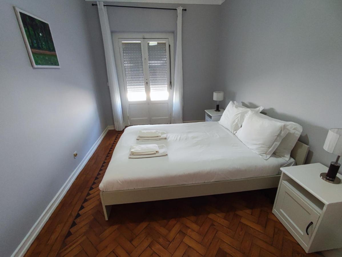 Lisbon Traditional T2 With Balcony In Damaia, Lisbon Amadora Luaran gambar